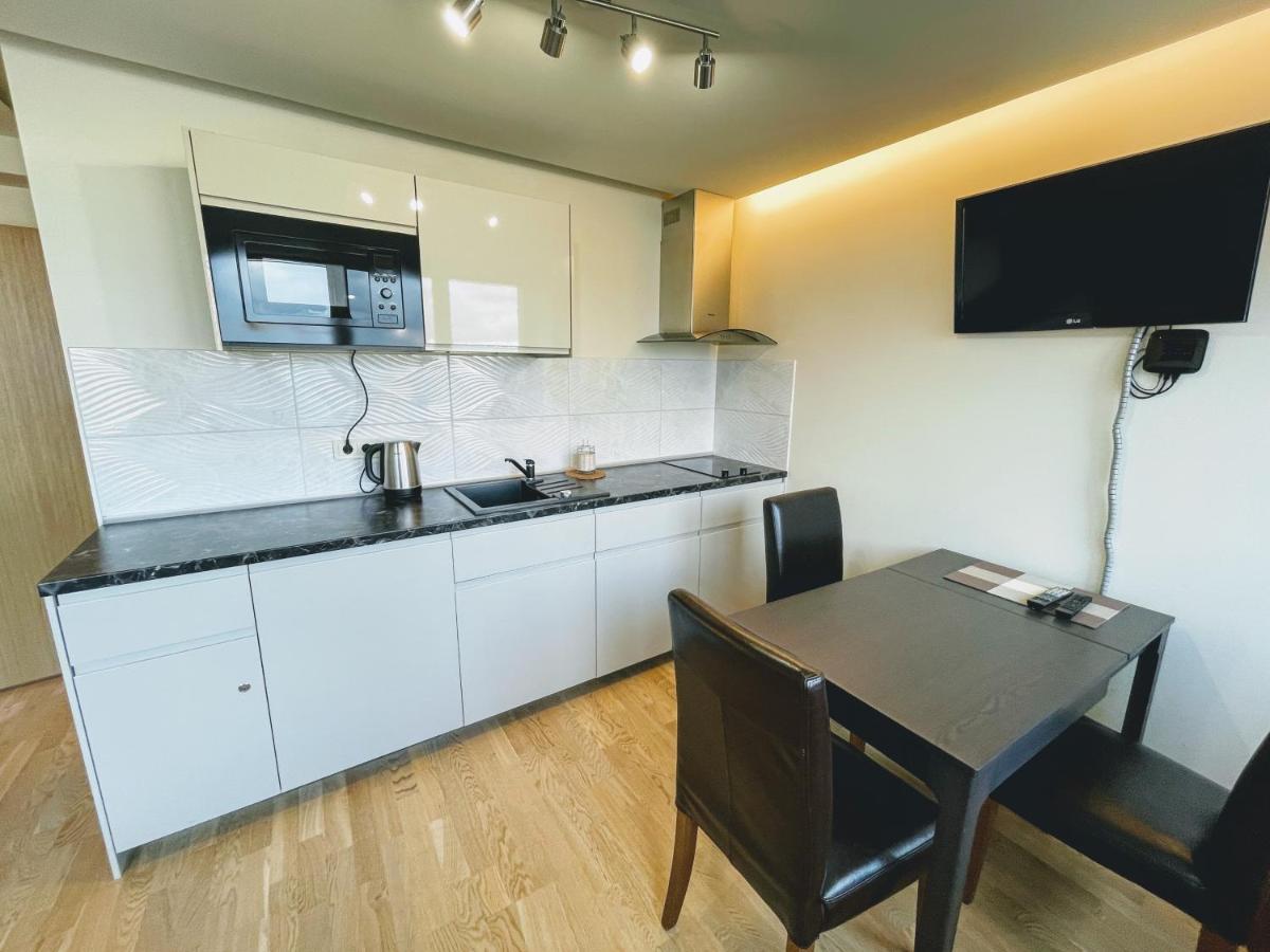 Central Apartment พาลังกา ภายนอก รูปภาพ